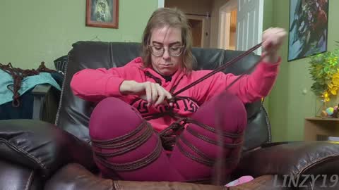 Snapshot of linzy19 chatting on January 2025 05:08:01 PM Linzy19 online show from January 2025 05:08:01 PM