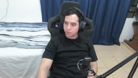 Snapshot of lionblake chatting on April 2026 09:04:01 AM lionblake online show from April 2026 09:04:01 AM