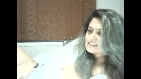 lionessmom online show from November 2025 11:15:01 PM