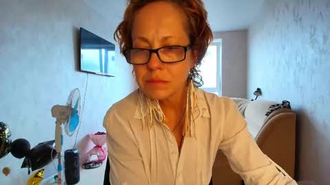 Snapshot of lioraweiss chatting on May 2026 09:17:02 AM Liora Weiss online show from May 2026 09:17:02 AM