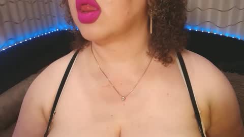 Snapshot of lipsaddiction chatting on April 2026 09:54:01 PM LIpsAddiction online show from April 2026 09:54:01 PM