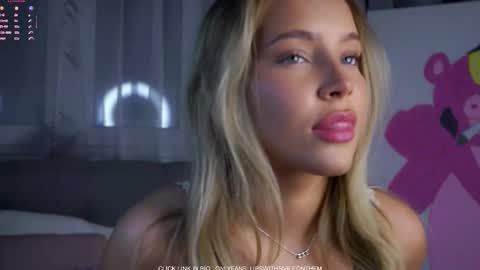 Amelia online show from December 2025 01:12:02 AM