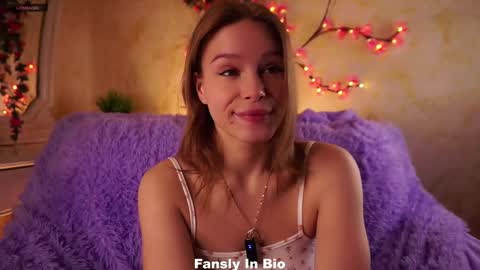 Lina online show from December 2025 01:43:01 AM