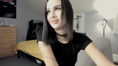 lisa__johnson online show from November 2025 12:13:02 AM