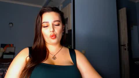 lisa_lady_golden online show from October 2025 11:23:01 PM