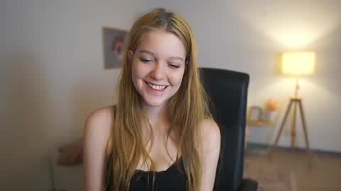 lisa mccoy  online show from February 2026 06:59:02 PM