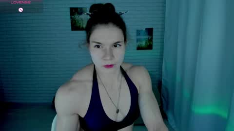Snapshot of lisa_ree_ chatting on June 2026 03:52:02 AM lisa online show from June 2026 03:52:02 AM