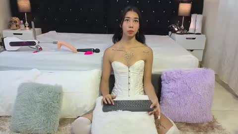 lisa_sweetas online show from January 2026 06:33:02 PM