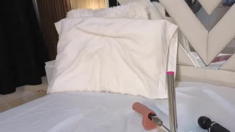 lisa_sweetas online show from February 2026 01:33:01 AM