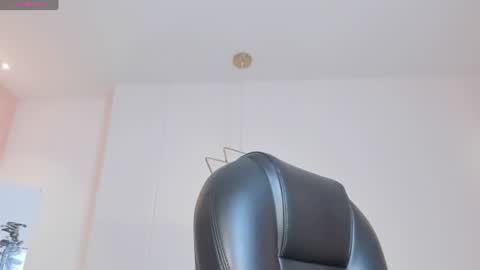Lisa  Flowers online show from June 2026 10:57:02 AM