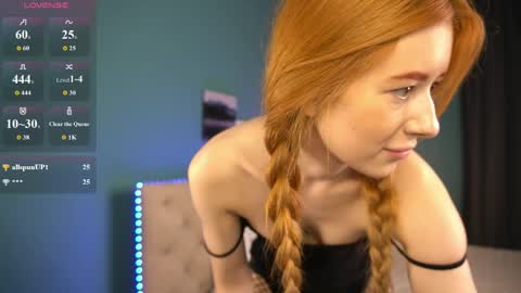 Snapshot of lisafoxy_ chatting on May 2026 01:45:01 AM Lisa online show from May 2026 01:45:01 AM