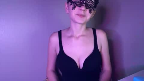 Snapshot of lisafrazier chatting on September 2025 05:35:01 PM Lisa online show from September 2025 05:35:01 PM