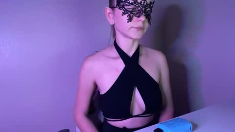 Snapshot of lisafrazier chatting on September 2025 04:40:02 PM Lisa online show from September 2025 04:40:02 PM