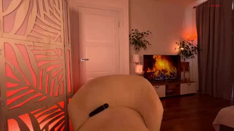 Lisa  online show from April 2026 11:02:02 AM