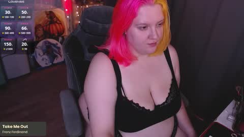 Lissa online show from November 2025 04:51:02 PM