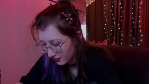 lissaros online show from December 2025 05:16:01 AM