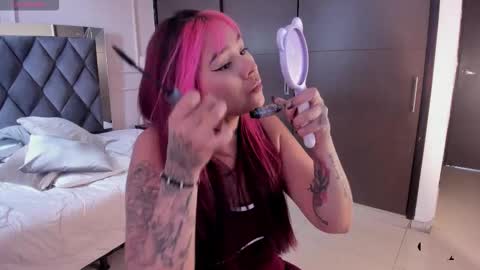 Lissy online show from November 2025 07:15:01 PM