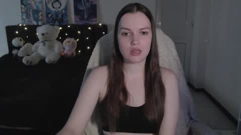 Snapshot of little__flowers chatting on November 2025 09:42:02 AM little__flowers online show from November 2025 09:42:02 AM