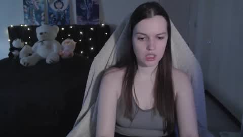 little__flowers online show from December 2025 09:51:02 AM