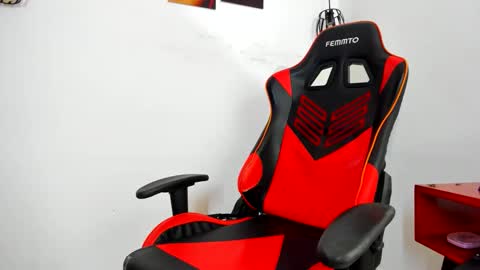 Snapshot of little_aphrodite2 chatting on November 2025 04:22:01 AM Aliciaparaisss online show from November 2025 04:22:01 AM