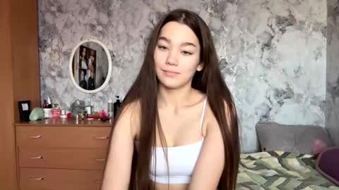 Viiola online show from November 2025 05:18:02 AM