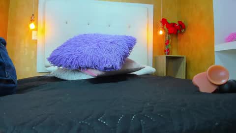   online show from December 2024 12:44:01 PM