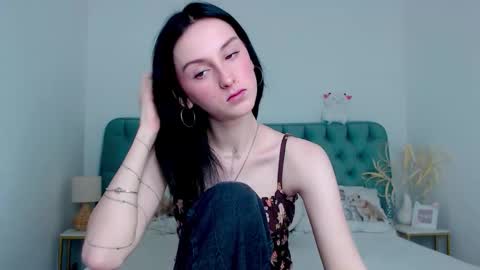 little_mollee online show from October 2025 09:01:01 PM