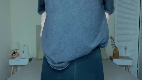 little_mollee online show from November 2025 09:47:01 PM