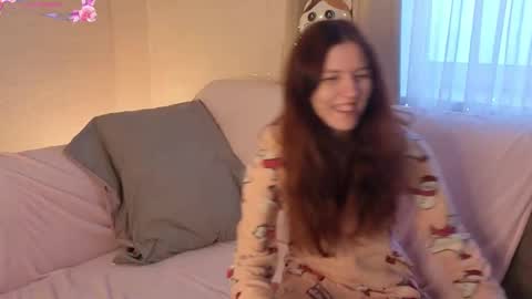 Snapshot of little_red_rosy chatting on December 2025 04:30:01 AM Rosy online show from December 2025 04:30:01 AM