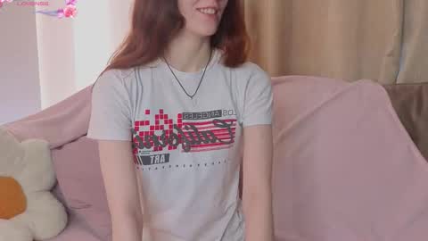 Snapshot of little_red_rosy chatting on January 2026 04:40:02 AM Rosy online show from January 2026 04:40:02 AM