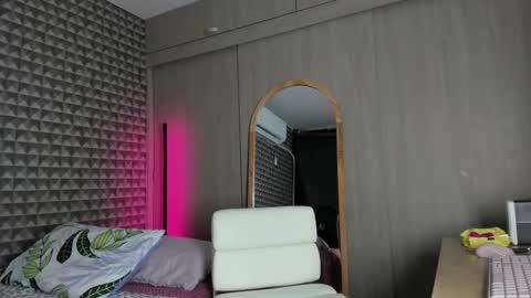 alex online show from February 2026 09:48:01 AM