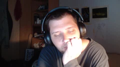 littlealien7 online show from November 2025 06:56:02 AM