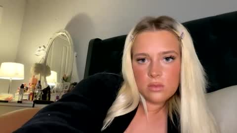 Snapshot of littleblonde010 chatting on July 2026 01:21:01 AM Littleblonde010 online show from July 2026 01:21:01 AM