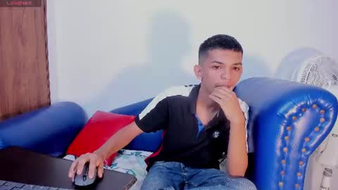 Snapshot of littlecum18 chatting on June 2026 12:19:01 PM Pipe online show from June 2026 12:19:01 PM