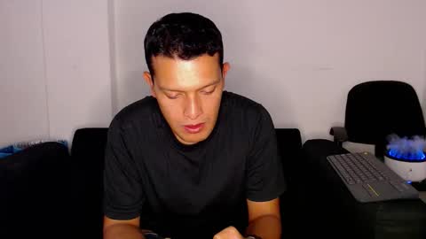 Manu online show from November 2025 09:40:01 PM