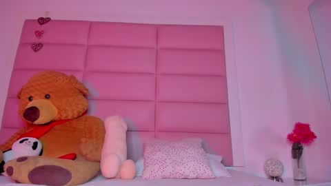 littlee_emma_ online show from February 2025 03:30:01 AM