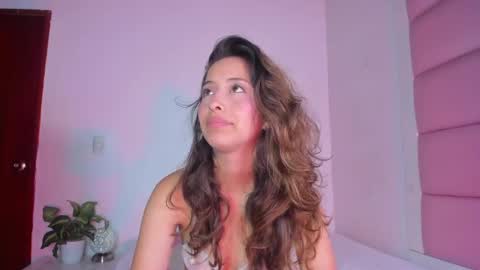 littlee_emma_ online show from September 2025 06:48:02 AM