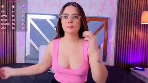 Snapshot of littleesara18 chatting on February 2026 11:00:02 AM Sara online show from February 2026 11:00:02 AM