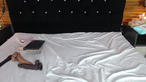 Litllekloe online show from January 2025 10:57:02 PM