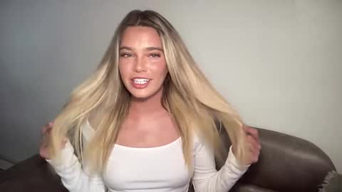 Marciabrady online show from December 2024 08:13:01 PM