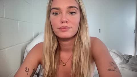 Marciabrady online show from February 2025 02:07:01 AM