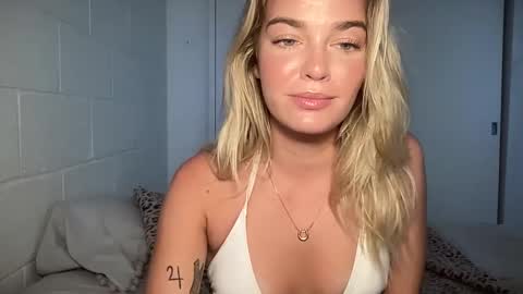 Marciabrady online show from March 2025 07:49:02 PM