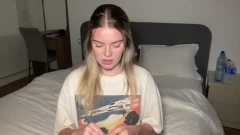 Marciabrady online show from November 2025 02:22:01 AM