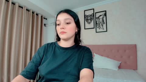 Sarahs Room online show from January 2025 03:11:01 AM