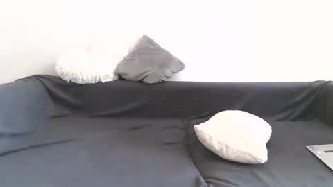 Anna online show from October 2025 10:52:02 AM