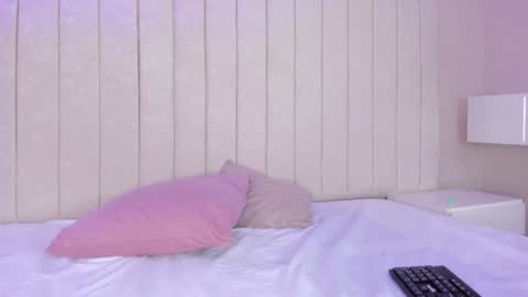 Snapshot of littleoliviia_ chatting on January 2025 07:13:02 PM im olivia IG littleolivia01 online show from January 2025 07:13:02 PM