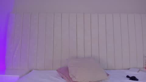 Snapshot of littleoliviia_ chatting on February 2025 07:21:01 PM im olivia IG littleolivia01 online show from February 2025 07:21:01 PM