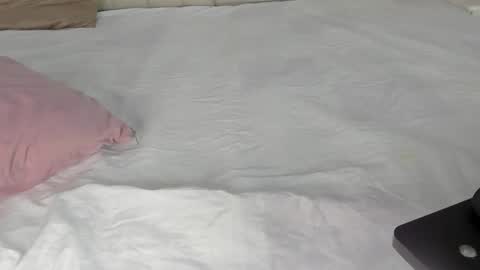 Snapshot of littleoliviia_ chatting on February 2025 01:05:01 PM im olivia IG littleolivia01 online show from February 2025 01:05:01 PM