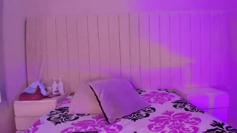 im olivia IG littleolivia01 online show from October 2025 01:55:02 PM