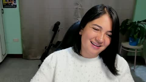 Mia  Wednesday to Sunday 730 am to 1030 am Colombian Hour D online show from October 2025 06:35:02 AM